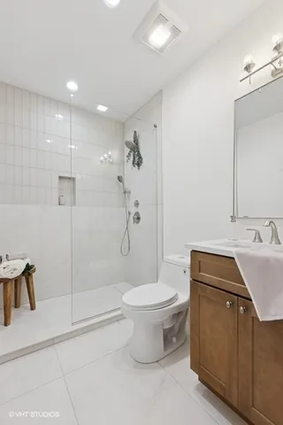 $1,249,500 | 11300 Sequoya Lane, Indian Head Park, IL 60525