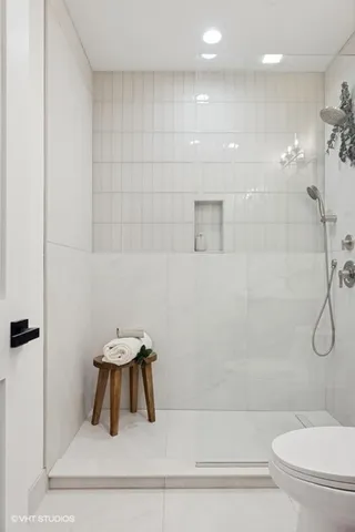 $1,249,500 | 11300 Sequoya Lane, Indian Head Park, IL 60525