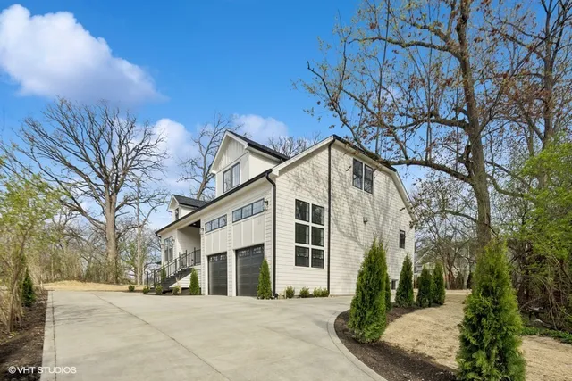 $1,249,500 | 11300 Sequoya Lane, Indian Head Park, IL 60525