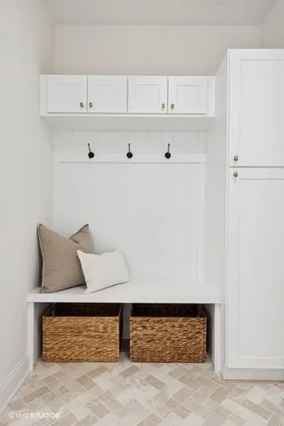 $1,249,500 | 11300 Sequoya Lane, Indian Head Park, IL 60525