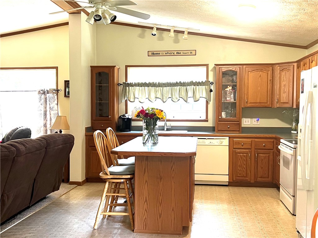 21 King Philip Road Coventry, RI 02816 - Photo 12 of 31 Eat In Kitchen