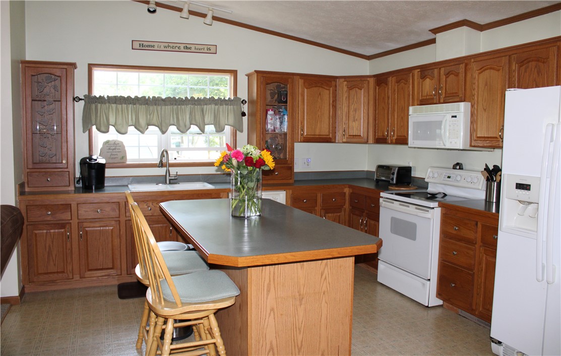 21 King Philip Road Coventry, RI 02816 - Photo 13 of 31 Eat In Kitchen