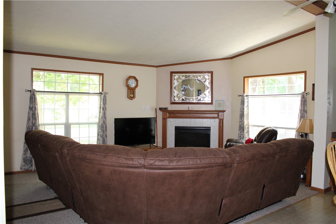 21 King Philip Road Coventry, RI 02816 - Photo 18 of 31 Living Room
