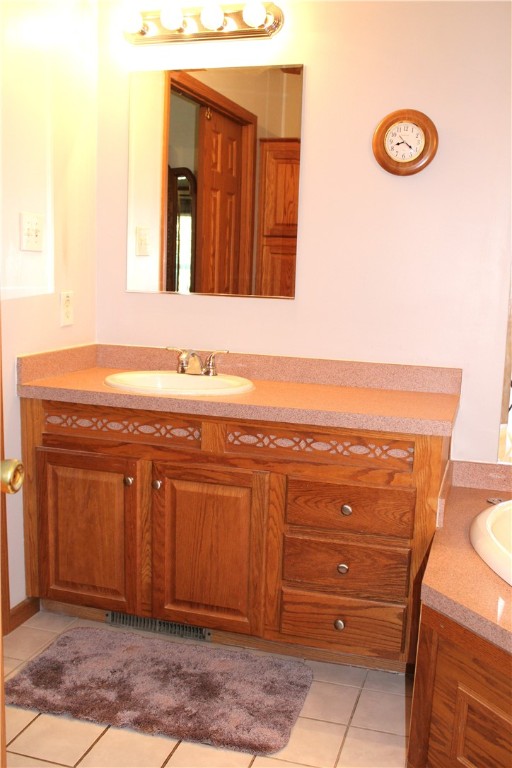 21 King Philip Road Coventry, RI 02816 - Photo 26 of 31 Primary Bath