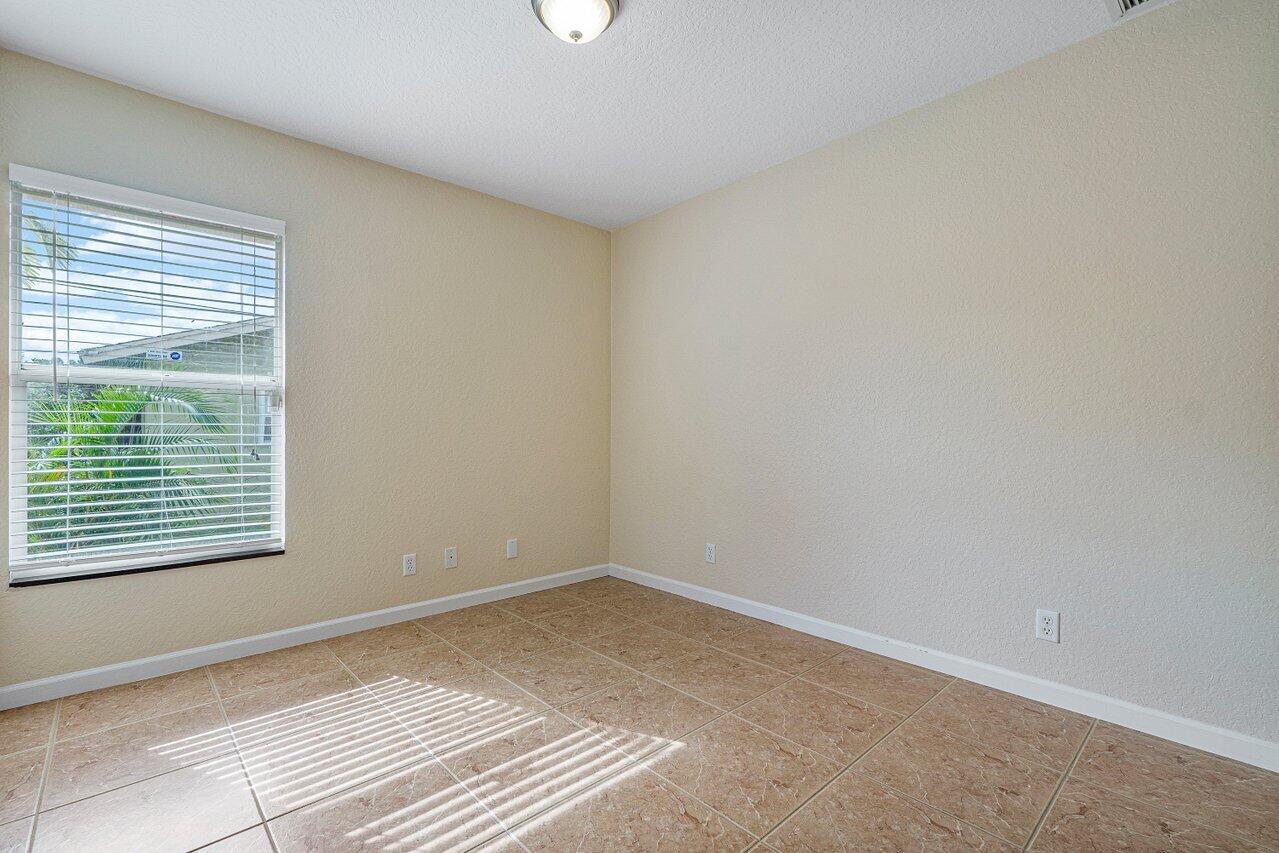5592 1st Road Lake Worth, FL 33467 - Photo 19 of 22 019-55921stRoad-LakeWorth-FL-33467-SMALL