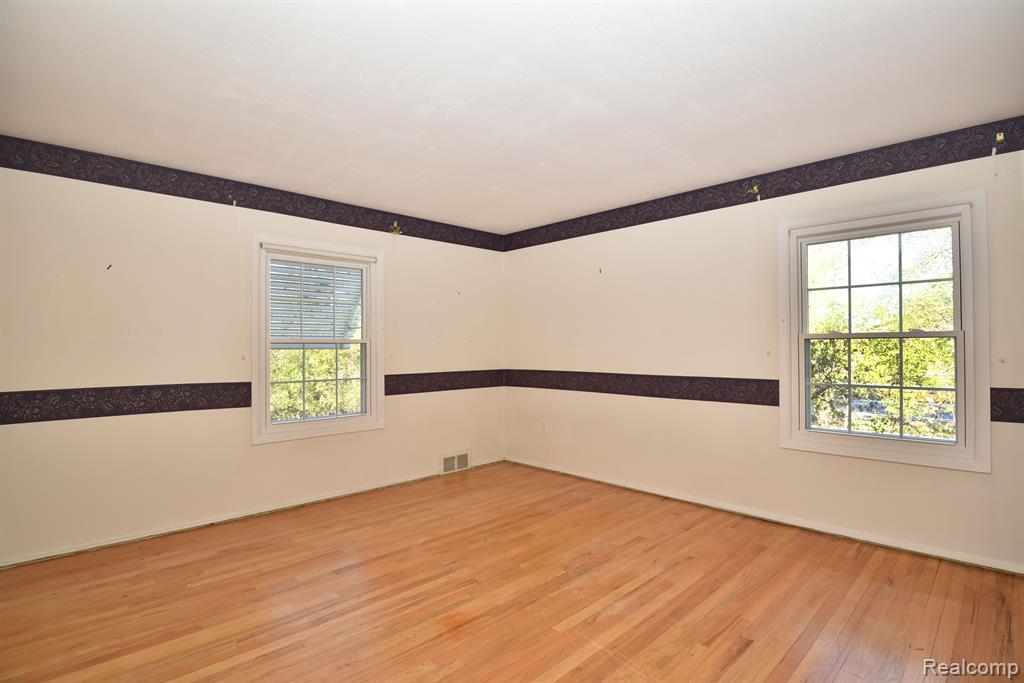 32855 Old Post Road Franklin, MI 48025 - Photo 21 of 36