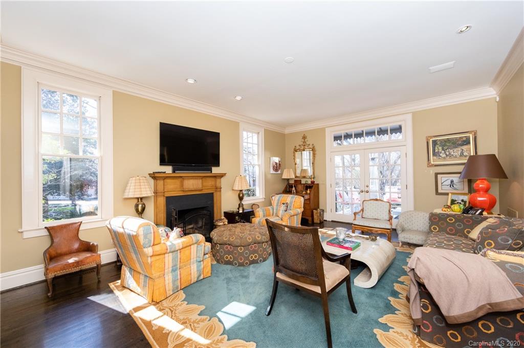 1042 Queens Road West Charlotte, NC 28207 - Photo 17 of 48 Gallery Image 17