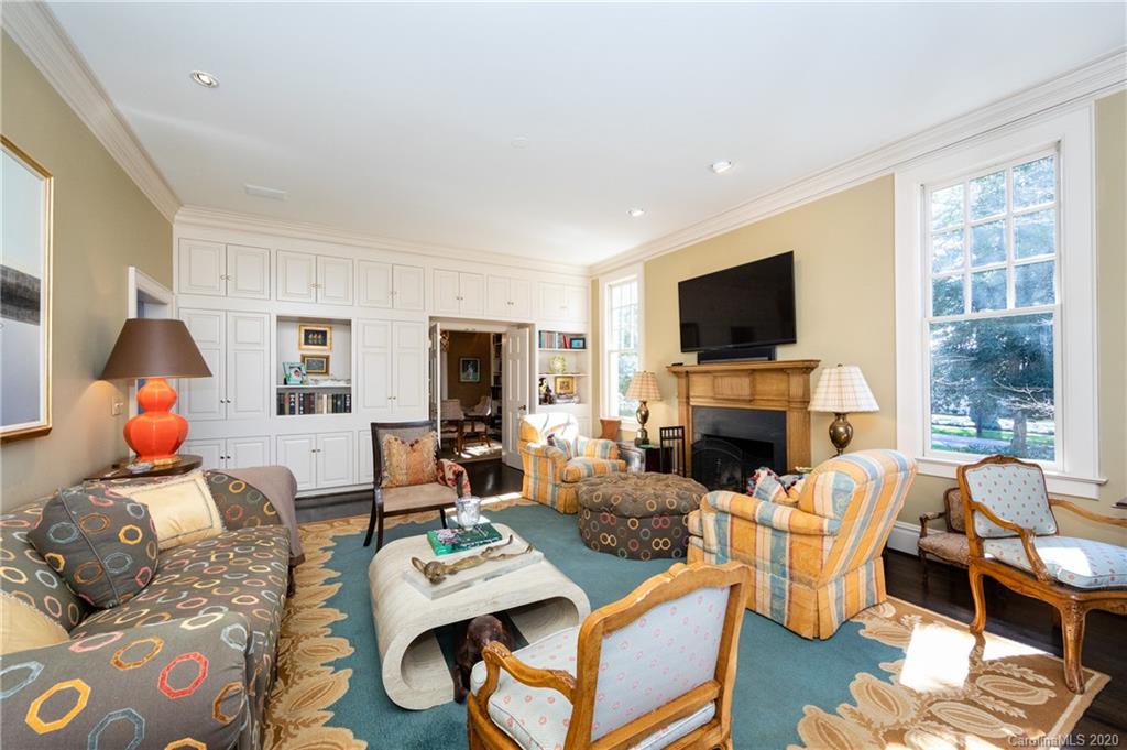 1042 Queens Road West Charlotte, NC 28207 - Photo 18 of 48 Gallery Image 18