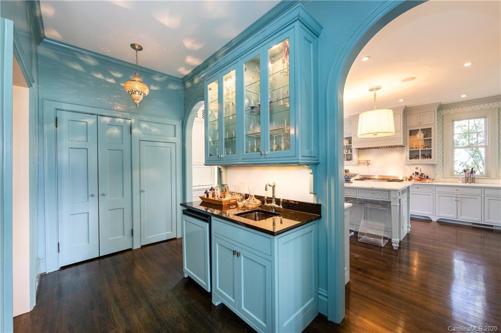 1042 Queens Road West Charlotte, NC 28207 - Photo 19 of 48 Gallery Image 19