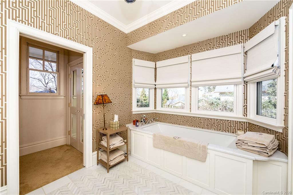 1042 Queens Road West Charlotte, NC 28207 - Photo 30 of 48 Gallery Image 30