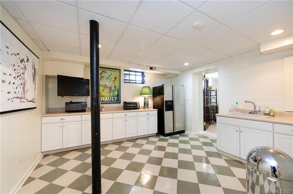 1042 Queens Road West Charlotte, NC 28207 - Photo 36 of 48 Gallery Image 36