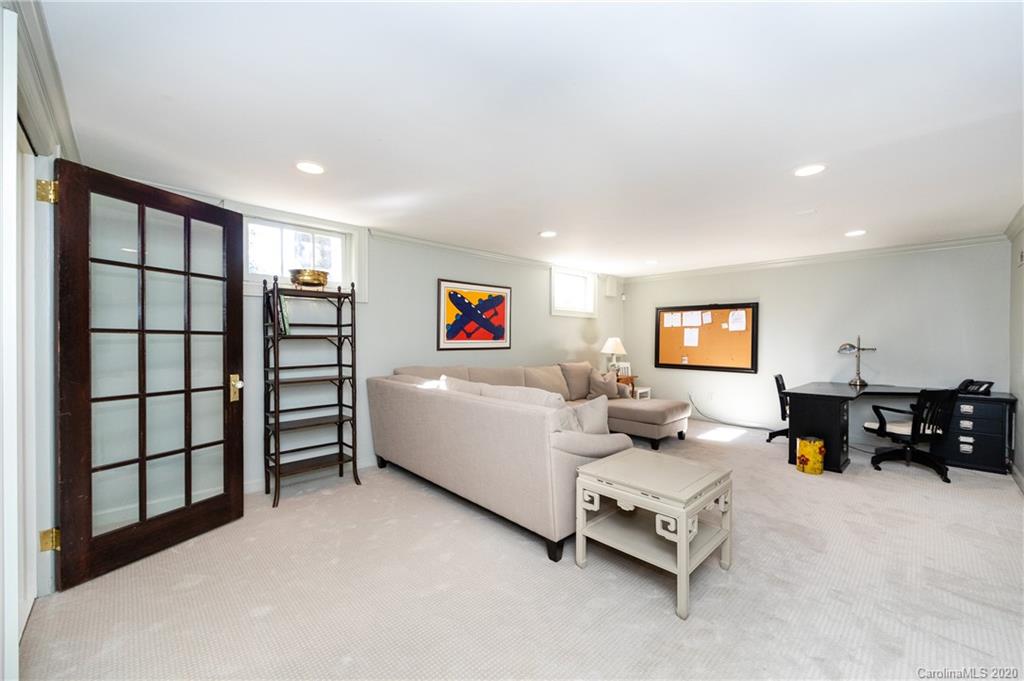 1042 Queens Road West Charlotte, NC 28207 - Photo 37 of 48 Gallery Image 37