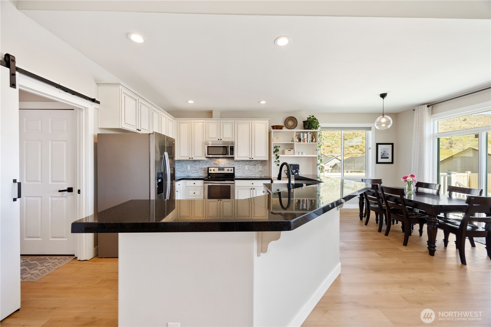452 Spring View Place Chelan, WA 98816 - Photo 17 of 38 Gallery Image 17