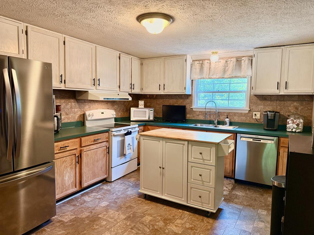 5675 Hugh Ryan Road Dalzell, SC 29040 - Photo 3 of 7