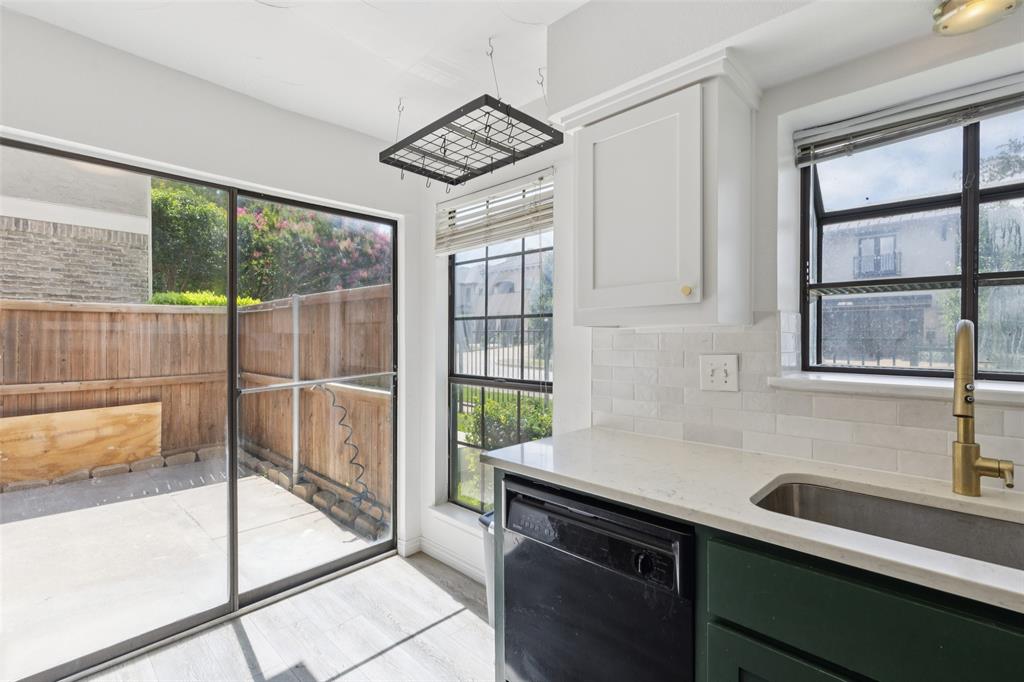5200 Martel Avenue, Unit 36A Dallas, TX 75206 - Photo 11 of 34 a view of a sink and a window