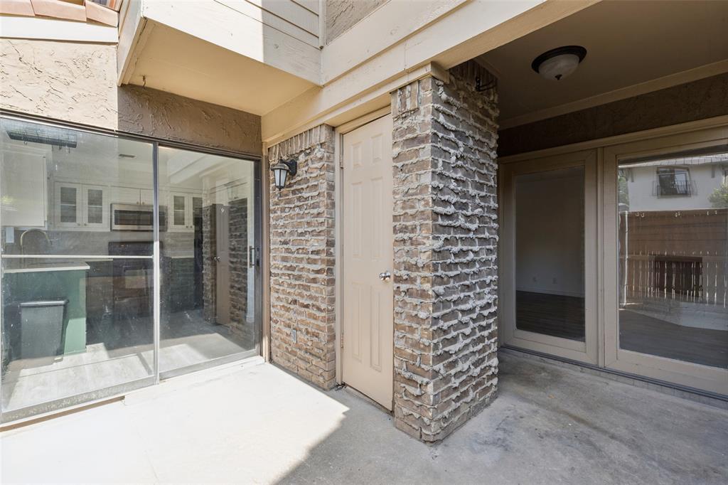 5200 Martel Avenue, Unit 36A Dallas, TX 75206 - Photo 27 of 34 a view of outdoor space
