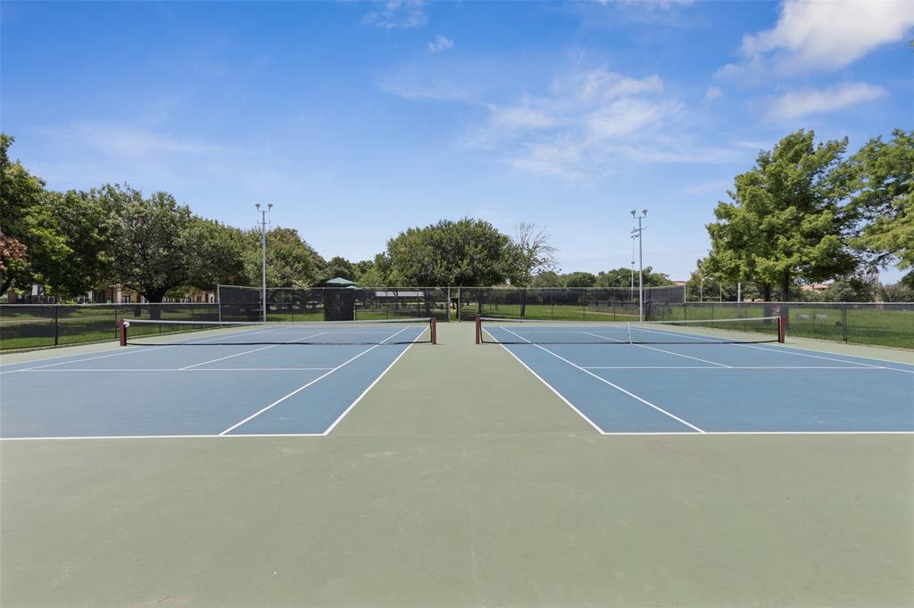 5200 Martel Avenue, Unit 36A Dallas, TX 75206 - Photo 33 of 34 a view of tennis court