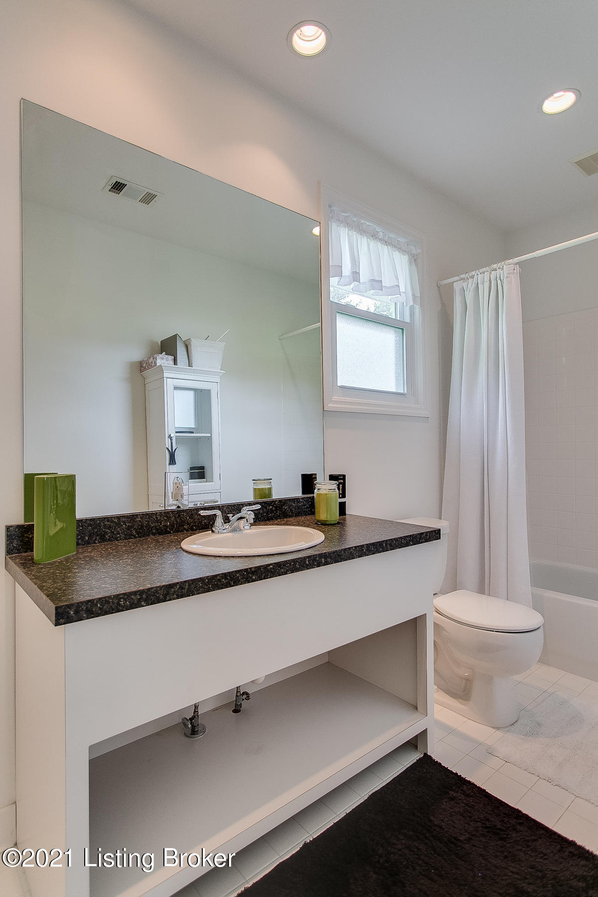 4705 Valley Station Road Louisville, KY 40272 - Photo 22 of 38 4705 Valley Station Rd-24