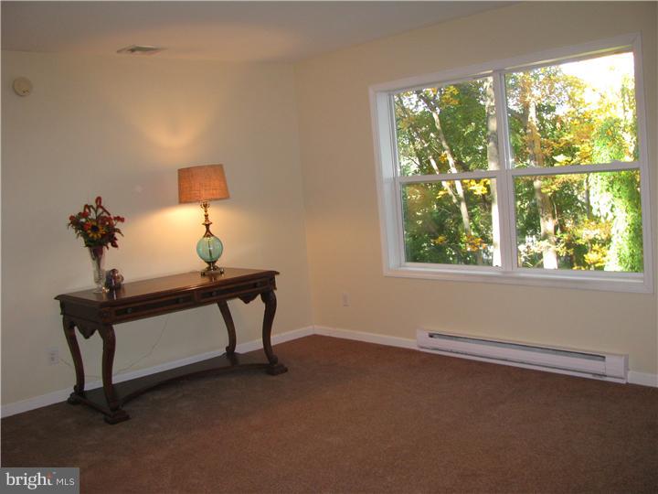 3197 Apples Church Road Bethlehem, PA 18015 - Photo 2 of 25 Living Room