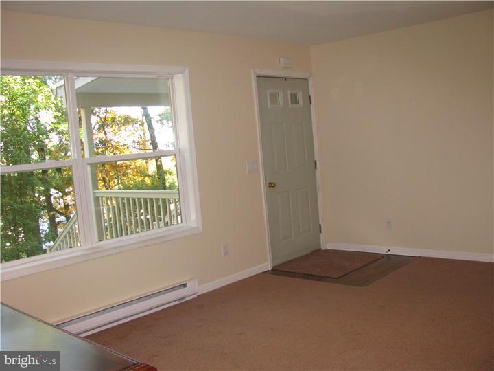 3197 Apples Church Road Bethlehem, PA 18015 - Photo 3 of 25 Living Room