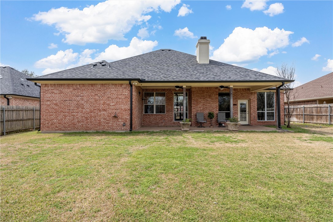 10513 T Bury Lane Waco, TX 76708 - Photo 35 of 36 front view of a house with a yard