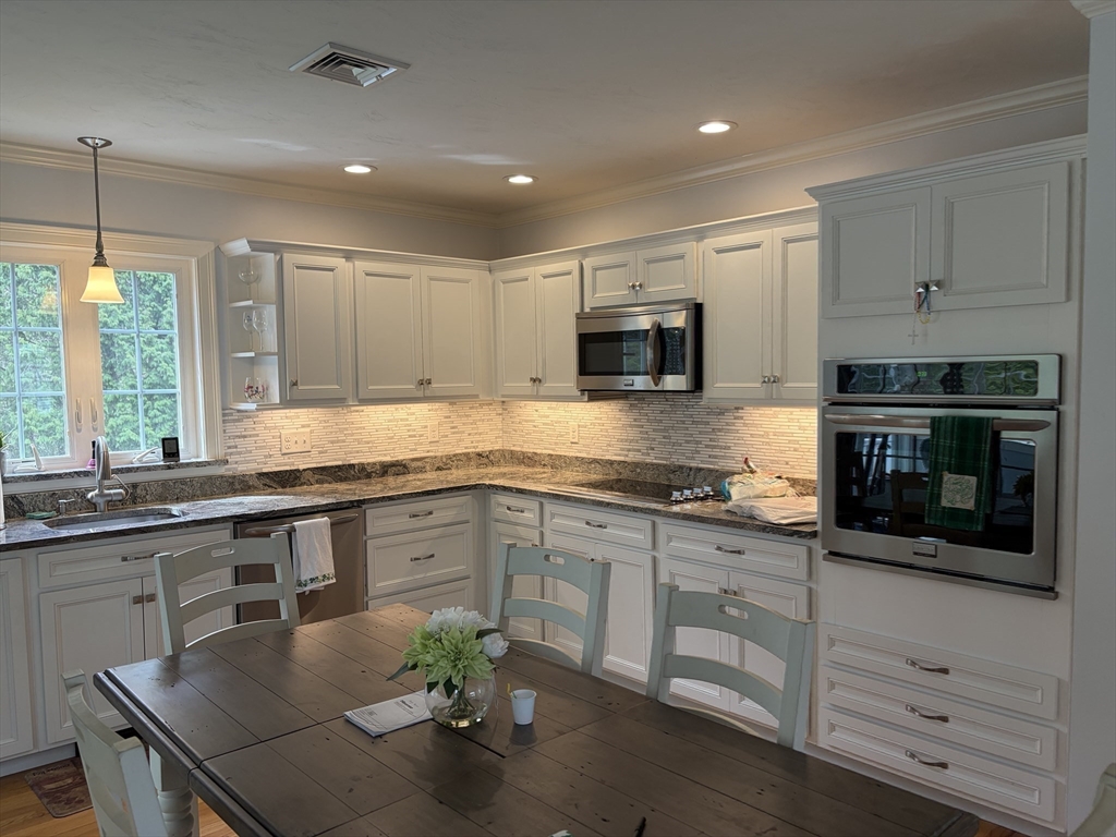 71 West Spring Street Avon, MA 02322 - Photo 16 of 41
