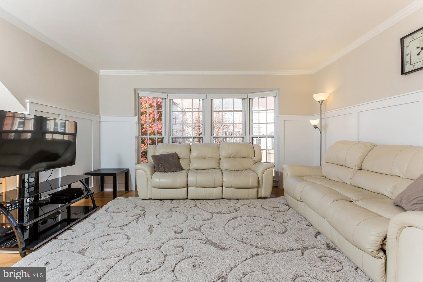 3804 Inverness Road Fairfax, VA 22033 - Photo 3 of 26 Light bright and airy living room on main level.