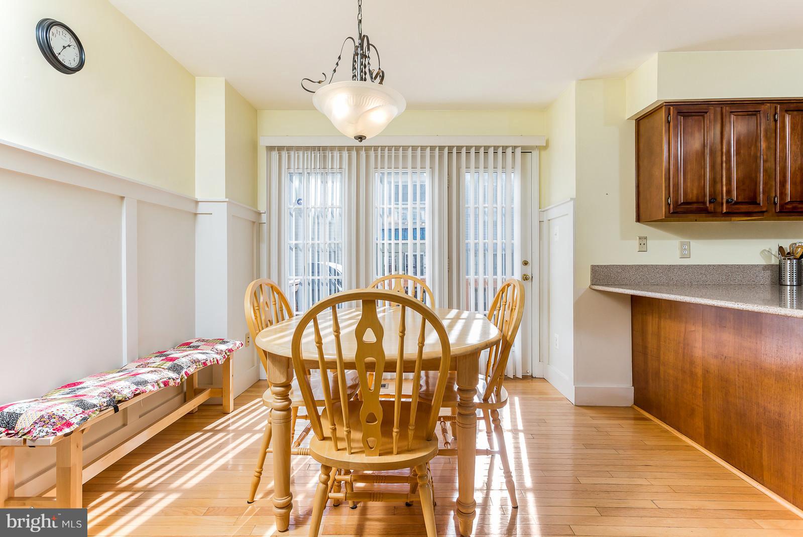 3804 Inverness Road Fairfax, VA 22033 - Photo 7 of 26 Eat in kitchen, big enough for entertaining.