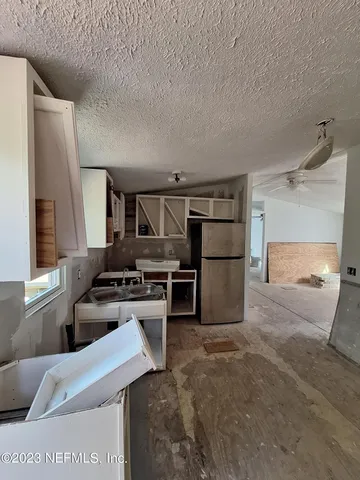 $329,500 | 601 Hoover Road, Interlachen, FL 32148