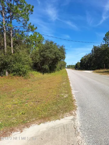 $329,500 | 601 Hoover Road, Interlachen, FL 32148