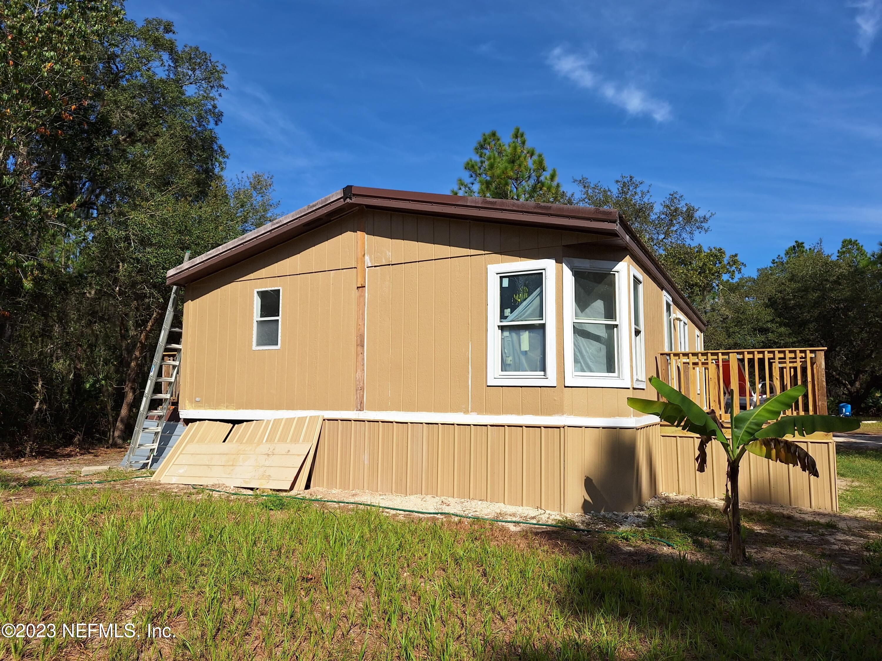 601 Hoover Road Interlachen, FL 32148 - Photo 3 of 29 20231023_111501