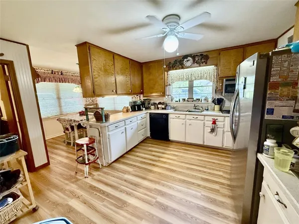 $549,900 | 2328 Farm To Market Road 2071, Gainesville, TX 76240