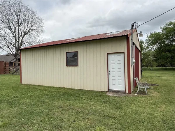 $549,900 | 2328 Farm To Market Road 2071, Gainesville, TX 76240
