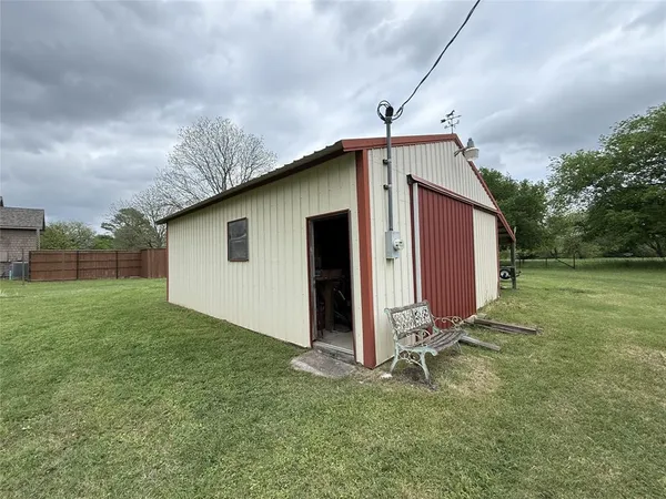 $549,900 | 2328 Farm To Market Road 2071, Gainesville, TX 76240
