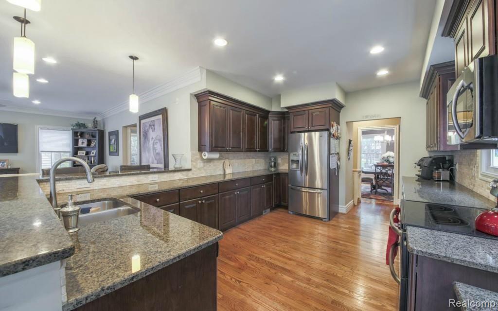 667 Washington Road Grosse Pointe, MI 48230 - Photo 13 of 29 13-photo-web-1680x1050-241943.jpg