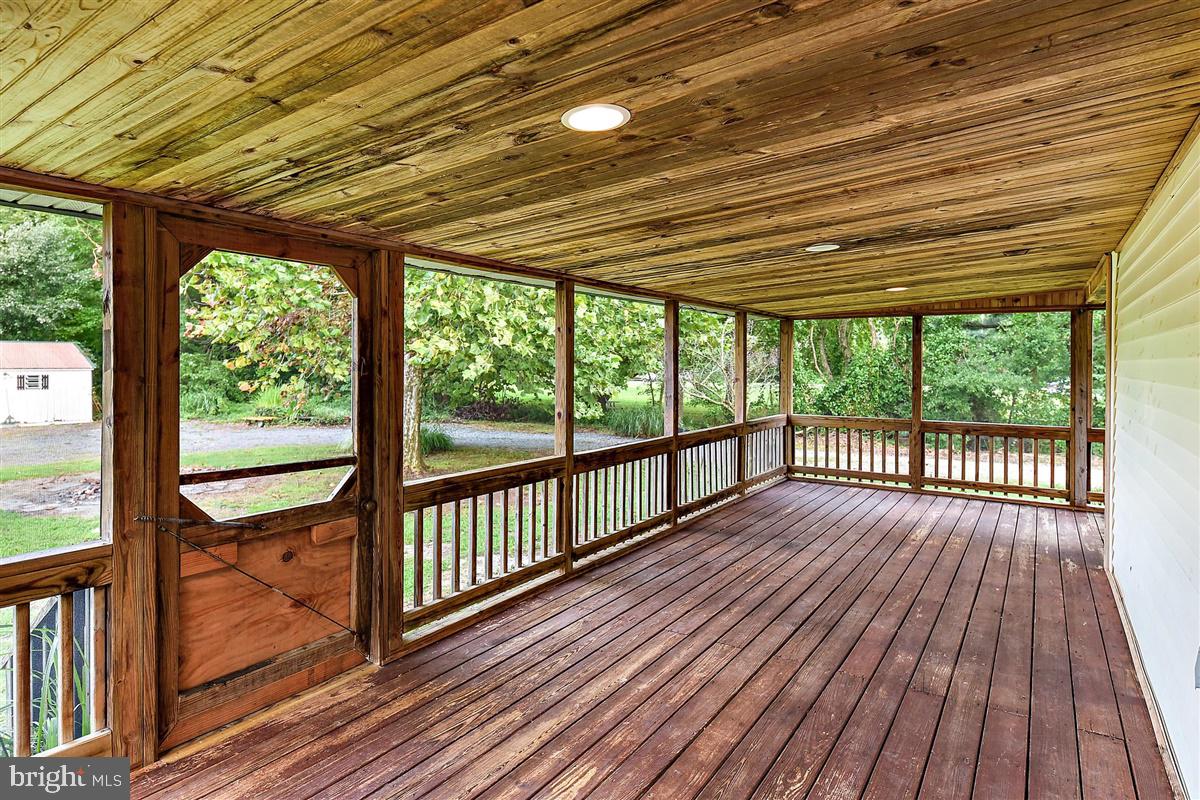 31388 Melson Road Delmar, MD 21875 - Photo 3 of 38 Enclosed Porch