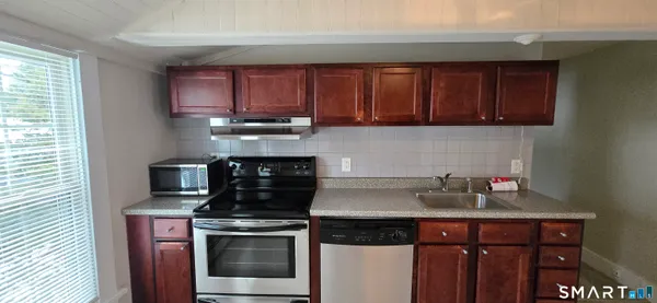 $1,900 | 154 Washington Street, Unit 11, Norwich, CT 06360