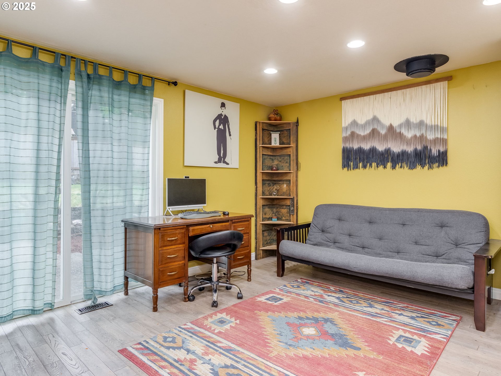3106 Southwest Huber Street Portland, OR 97219 - Photo 21 of 45 Family Room