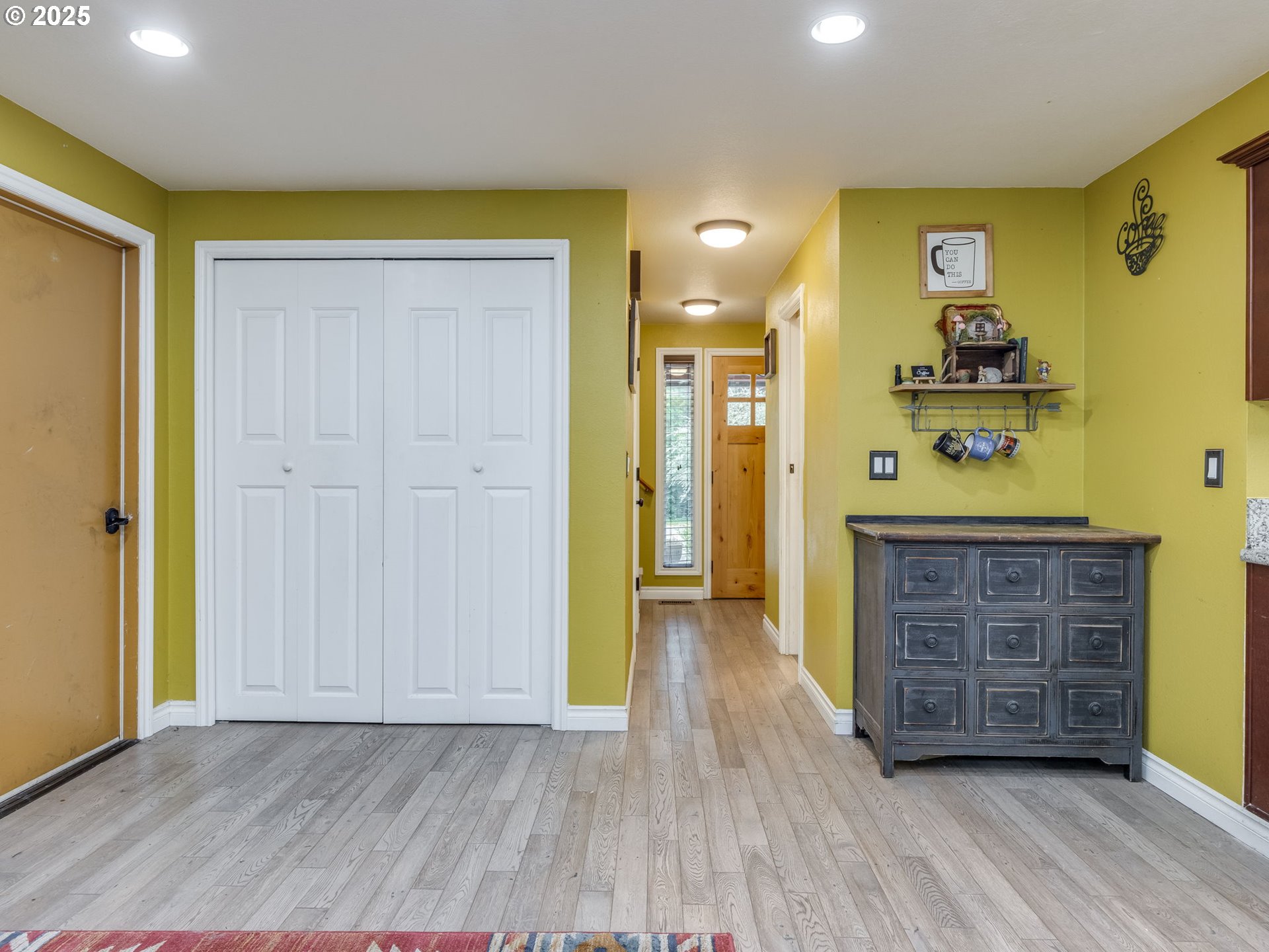 3106 Southwest Huber Street Portland, OR 97219 - Photo 22 of 45 Family Room
