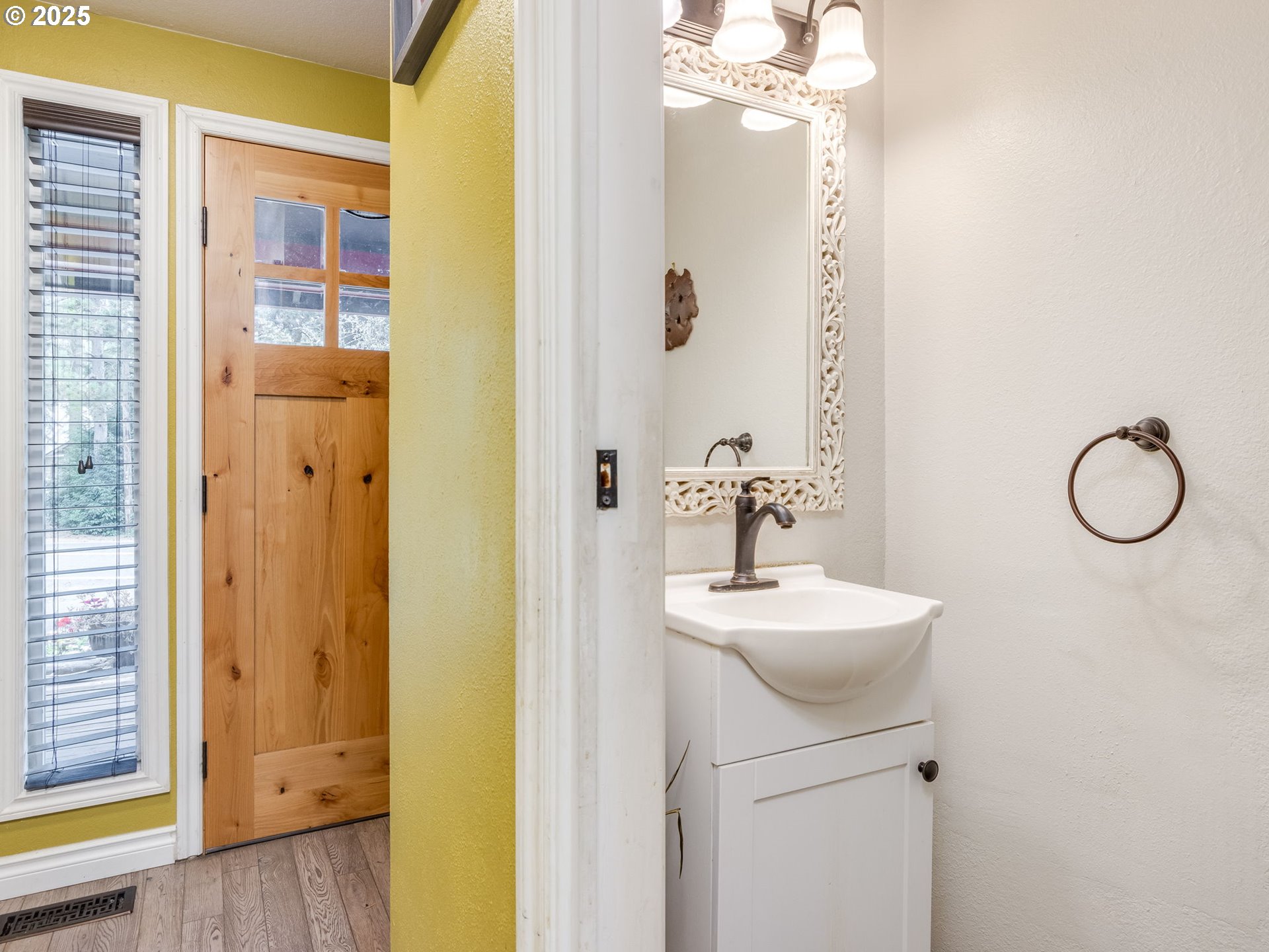 3106 Southwest Huber Street Portland, OR 97219 - Photo 23 of 45 Bathroom