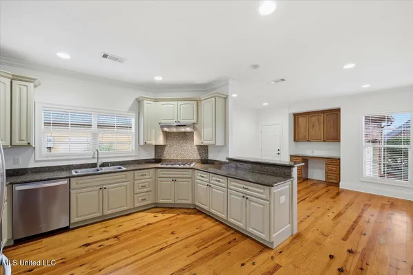 $380,000 | 242 Huntington Hollow, Brandon, MS 39047