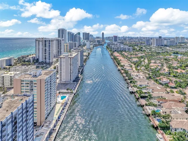 $300,000 | 1410 South Ocean Drive, Unit 1603, Hollywood, FL 33019