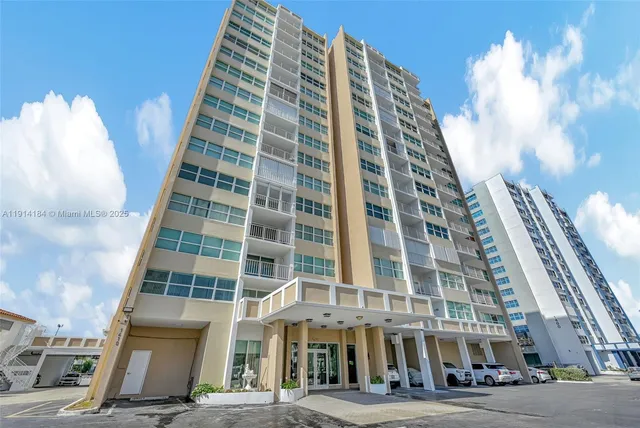 $300,000 | 1410 South Ocean Drive, Unit 1603, Hollywood, FL 33019