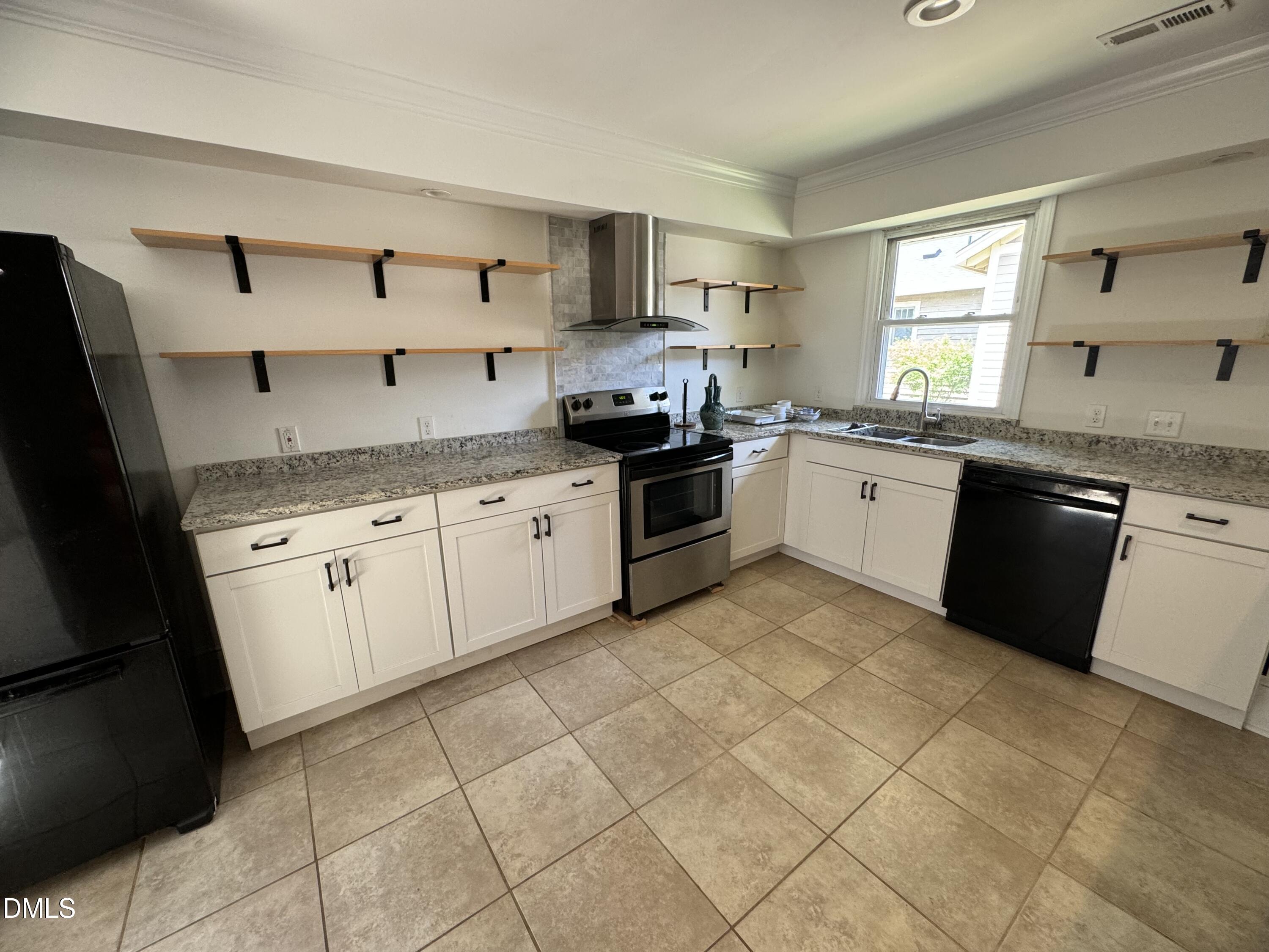 3129 Stanhope Avenue Raleigh, NC 27607 - Photo 6 of 10 IMG_4309