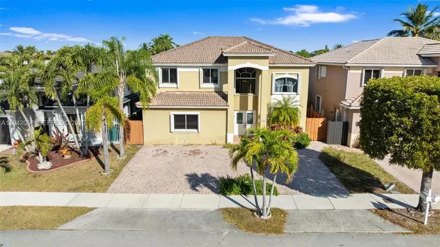 $850,000 | 16301 Southwest 70th Street, Miami, FL 33193