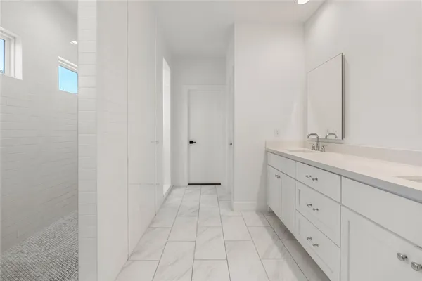 $4,200 | 802 Aurora Street, Houston, TX 77009