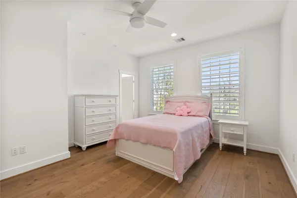 $4,200 | 802 Aurora Street, Houston, TX 77009