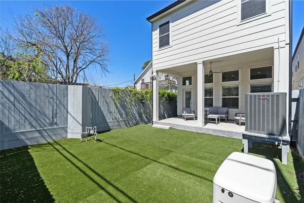 $4,200 | 802 Aurora Street, Houston, TX 77009