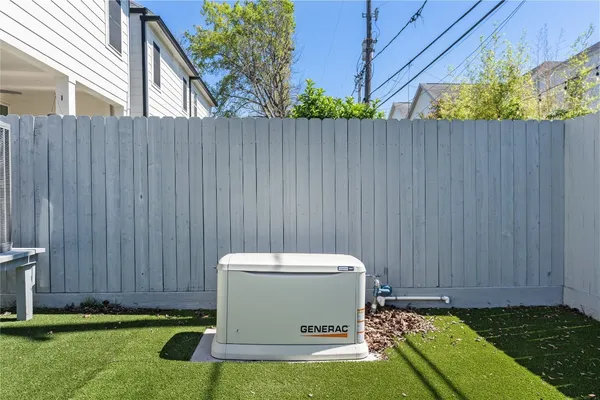 $4,500 | 802 Aurora Street, Houston, TX 77009