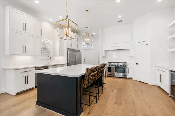 $4,200 | 802 Aurora Street, Houston, TX 77009